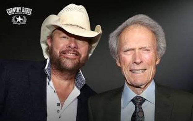 Pucurull's tweet photo. Fa vuit anys, Clint Eastwood li va comentar al cantant de country Toby Keith que aviat començaria el rodatge d’una pel•lícula. Aquest, sorprès per la vitalitat que tenia, li va preguntar "Com t’ho fas per mantenir-te actiu als 88 anys?” I Eastwood li va respondre  “Simplement, quan em llevo pel matí, surto al carrer i no deixo que entri el vell”.
Les paraules li van servir d’inspiració a Keith per compondre la bonica cançó "Don't Let the Old Man In". I també al mateix Eastwood per utilitzar-la en els crèdits finals de la pel·lícula ‘Mula’, convertides en un resum poètic de la seva pròpia vida.
https://t.co/2S0vtP2Xor