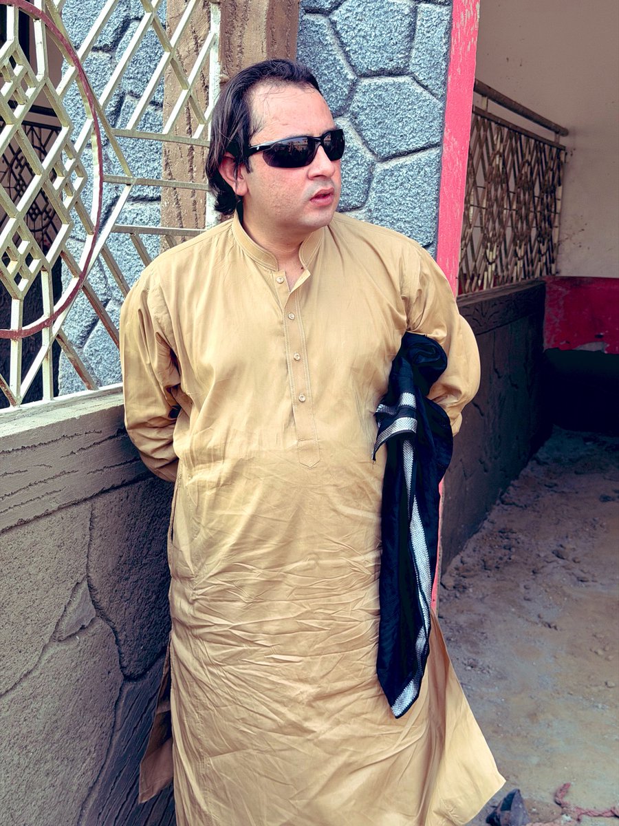 ChamanPeer's tweet photo. آپکے ماں  باپ  جب آپکو یہ کہیں  کہ "اللہ تینوں بڑے رنگ لاوے گا" تو یقین کریں اللہ ضرور لگائے گا… https://t.co/Kkcc7bmF65