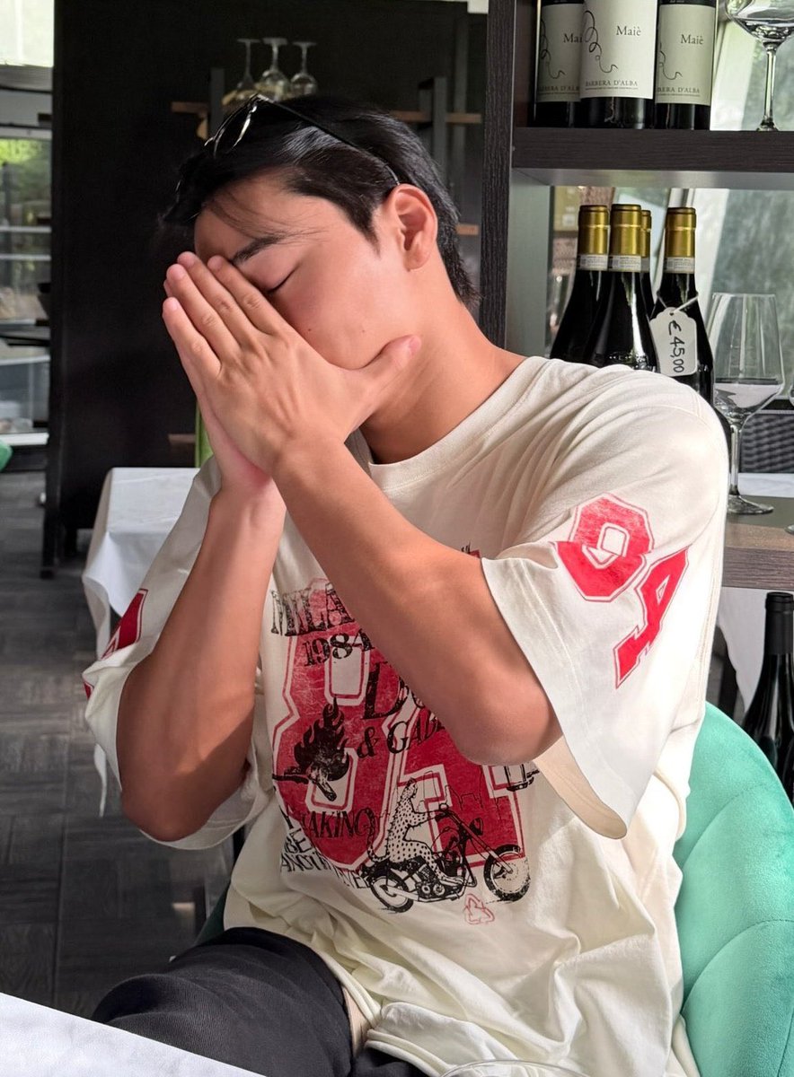 ws_syew2's tweet photo. 아..아…지금뭘하는거지 우용님? 마누라 조ㅔㄴ네 이런 남친도 잇고 https://t.co/s11OocD9OL