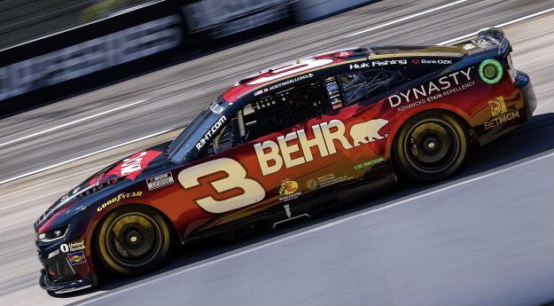 138bit's tweet photo. @Lionel_Racing Since Austin Dillon’s car in 1:64 scale for this weekend DNPed before it was ever on track you could try offering any or all of these that have been on track. https://t.co/CjFtCzzk4J
