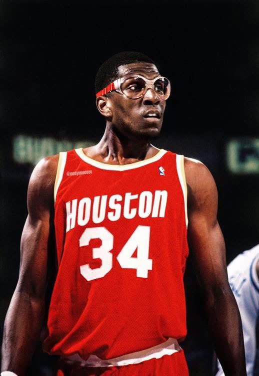 JcbAlvr's tweet photo. @_pananabik Put sum respect on Kevon Olajuwon https://t.co/lWmRVJ1tDb