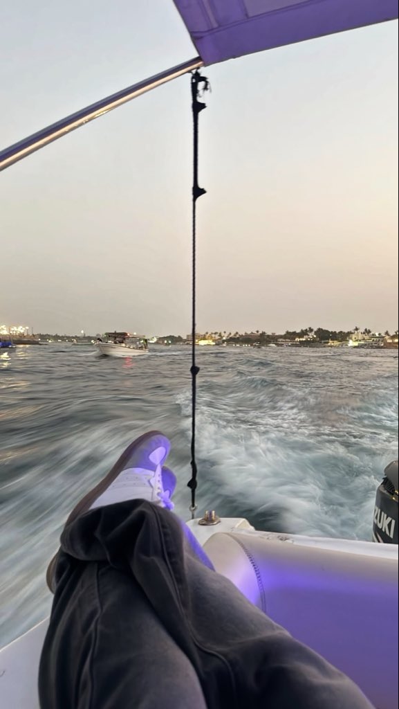 AhmedRaadhdcs's tweet photo. ياكُل الليالي السعيدة وكل الأحبة ♥️✨ https://t.co/KgudbPjXSy