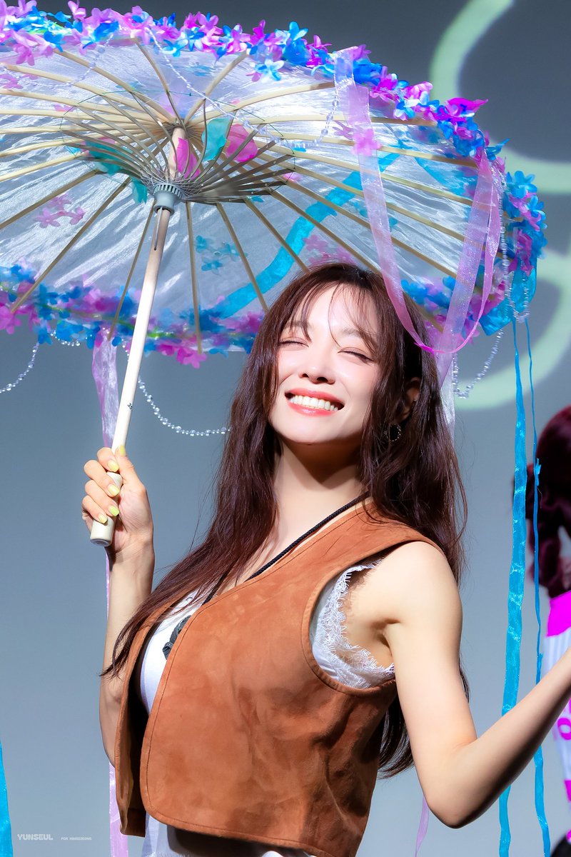 _sejeongdays's tweet photo. [FANTAKEN] 260628 - Mnet Plus Fansign Event 

(cr. yunseul_gif) 
#Sejeong #김세정 #KimSejeong
#아이오아이 #IOI #IOI_LOOP #갑자기 #Suddenly https://t.co/cPvGD9al2J