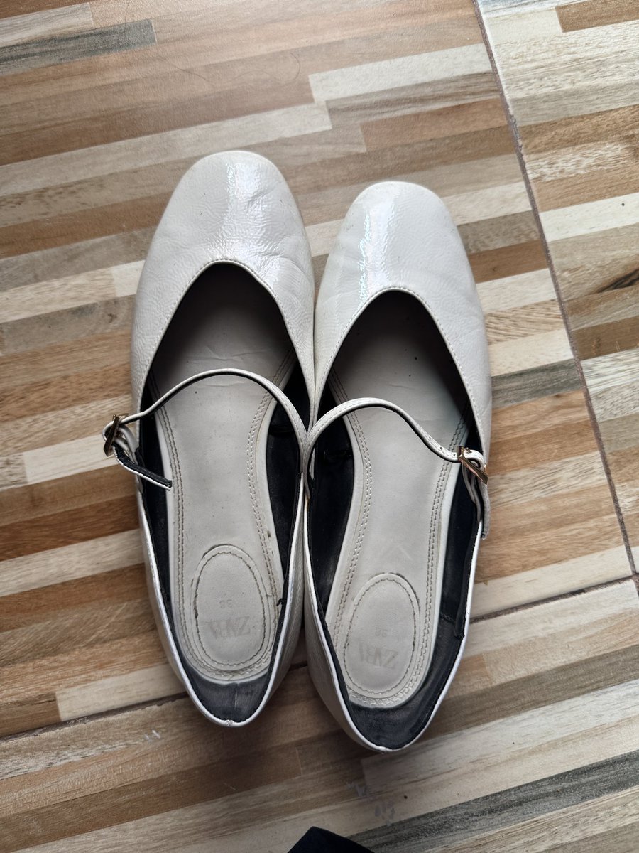 dreamdaytt's tweet photo. ส่งต่อรองเท้าแมรี่เจน Zara 
ไซส์ 39 (24.5) 100รส
#ส่งต่อรองเท้ามือสอง #ส่งต่อรองเท้า #รองเท้าแมรี่เจน #รองเท้ามือสอง https://t.co/Wmbyukh5zM