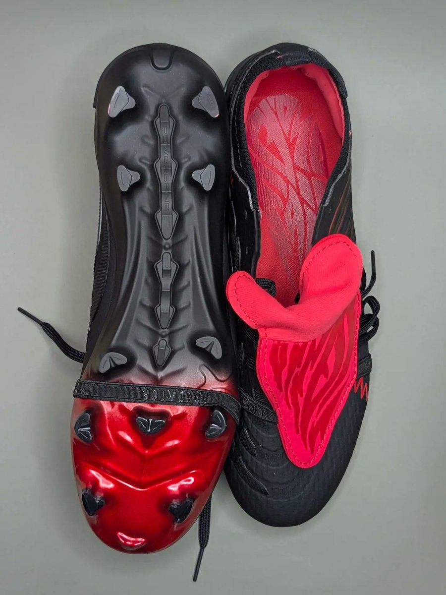 Footy_Headlines's tweet photo. 💣⬛🟥 Special Adidas Predator 26 "1994" Leather Boots Leaked

📷 bootstitan https://t.co/NdNkQJhpMI