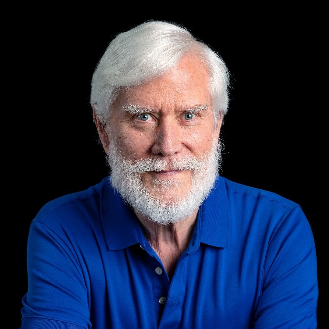 forallcurious's tweet photo. MIND-BLOWING🚨: Former NASA physicist Thomas Campbell suggests that the universe operates like a multiplayer video game. 

Reality only "renders" the data perceived by an observer; when you aren't looking, the information ceases to exist until it needs to be calculated again. https://t.co/a1ca6NJz8m