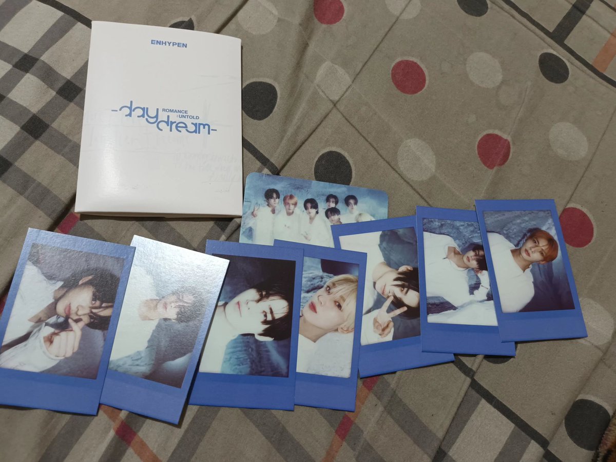 JakeJayii's tweet photo. (IF ANYONE CAN FIND ME A BUYER FOR THESE PHOTOCARD. ☝️THAT PERSON WILL GET THESE FOR FREE AS A SET) https://t.co/NIS9lHLdrf