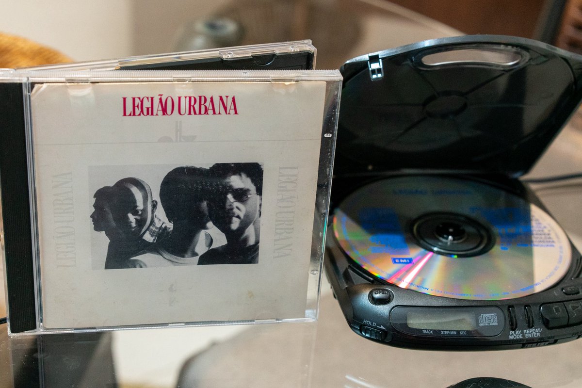 MaxHeadroomBR's tweet photo. Legião Urbana - Legião Urbana (1985) [prensagem 1988] #compactdisc #LegiaoUrbana https://t.co/dLjsWaK6BV