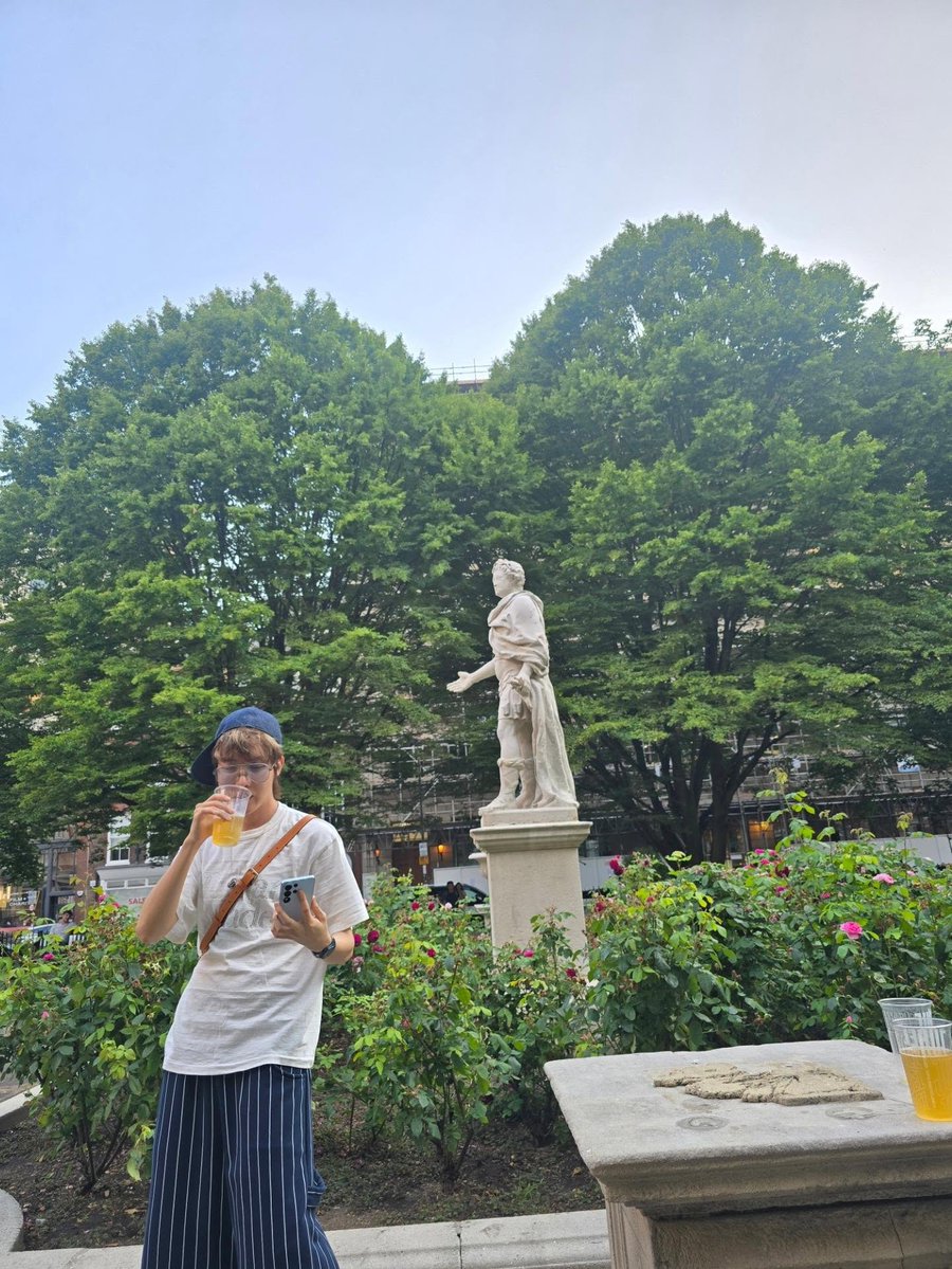 dalbit_bangtan's tweet photo. https://t.co/XnwzCNRa9G