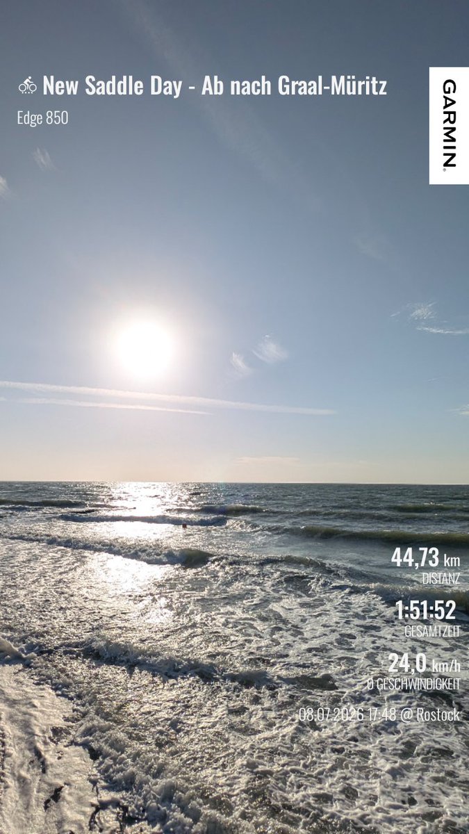 Bassty_vanTasty's tweet photo. Mein Ausflug von gestern. Neuer Sattel und ab nach Graal-Müritz. Leider massiv Wind. Aber das ist bekanntlich, wie die Höhenmeter im Süden. 😅 https://t.co/m90yvRCk5p