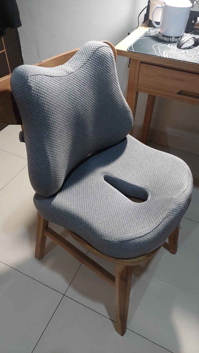siplgbeban's tweet photo. Bantal kursi &amp; lumbar support memory foam
Merk : Cutehome
Harga : 120k nego https://t.co/kmcMxF89Pj