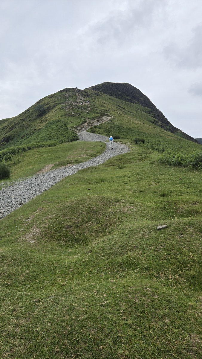 chris_joonas's tweet photo. The cat bells hike. Incredible views #UK #Travel #Summer https://t.co/YfyVTB2Q6a