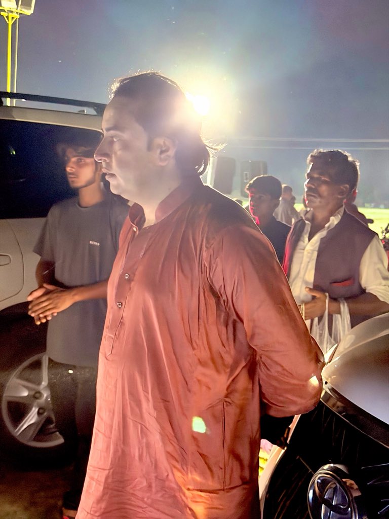 ChamanPeer's tweet photo. کچھ مٹی اتنی بنجر ہوتی ہے کہ اس پر کتنی ہی محبت برسا لو ,کچھ نہیں اگتا ' https://t.co/gll9YrB0i0