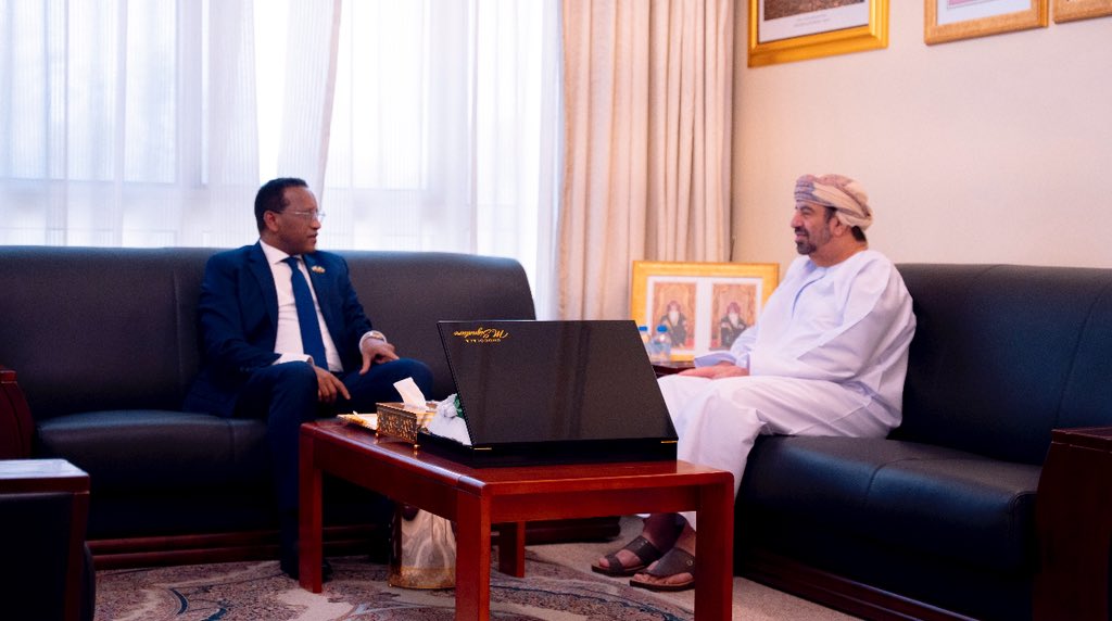 OmanEmbassyUAE's tweet photo. استقبل سعادة رئيس البعثة صباح اليوم سعادة الدكتور جمال بكر عبدالله، سفير جمهورية إثيوبيا الفيدرالية الديمقراطية لدى دولة الإمارات العربية المتحدة، جرى خلال اللقاء بحث وتبادل وجهات النظر بشأن المستجدات على الساحتين الإقليمية والدولية والأمور ذات الاهتمام المشترك. https://t.co/sCaGjOhs63
