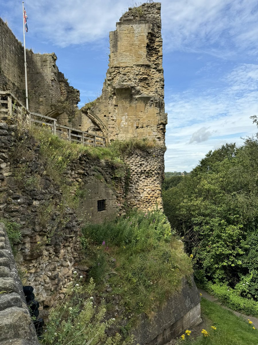 Castle Hunter 🏰 tweet media