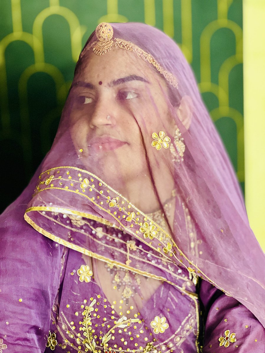 Pari_Choudhary9's tweet photo. कद्र किरदार की होती है जनाब,
वरना कद में तो साया भी इंसान से बड़ा होता है। ❤️ #post #new #fbpost https://t.co/FdOnFosBhr