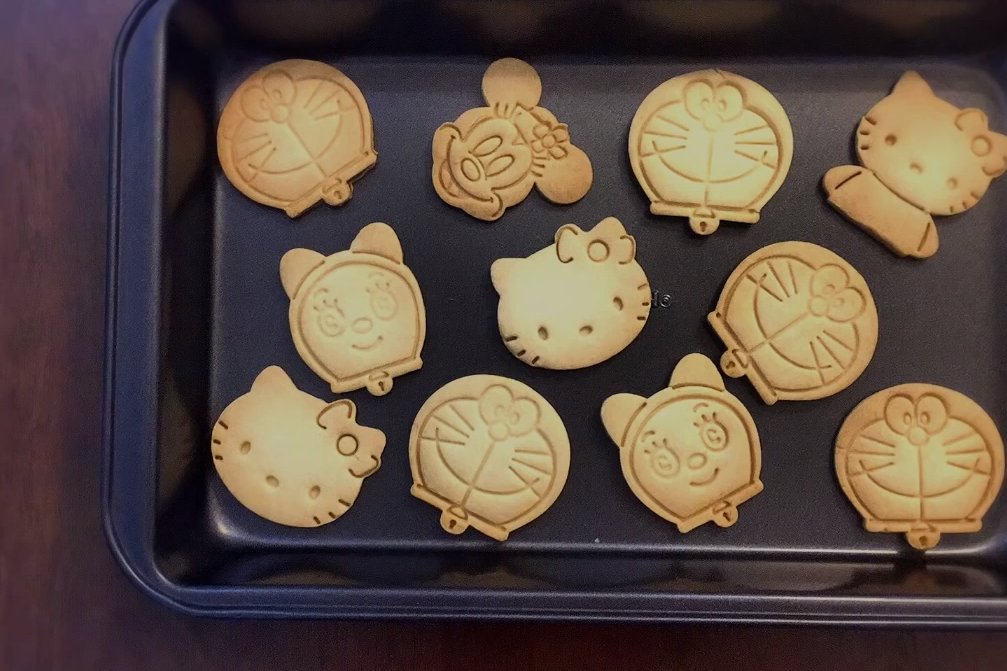 CarmenMacdoes1's tweet photo. Neighbors helping neighbors! I dropped off homemade cookies for the new family next door today—waved and shared a quick hello, made a small but warm first impression https://t.co/y2Plm8gZy4