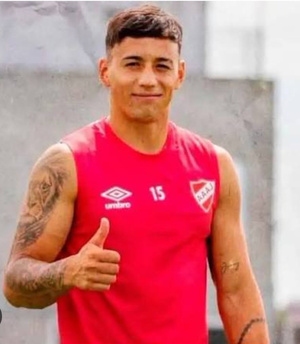 RomeoOrtigoza's tweet photo. A la altura de lo que buscan de él : Ariel Gamarra estuvo muy preciso en los pases y con buen nivel de dinámica. Sorprendió lo rápido que se adapto a los pedidos tácticos y movimientos. https://t.co/e0rSUnBJwx