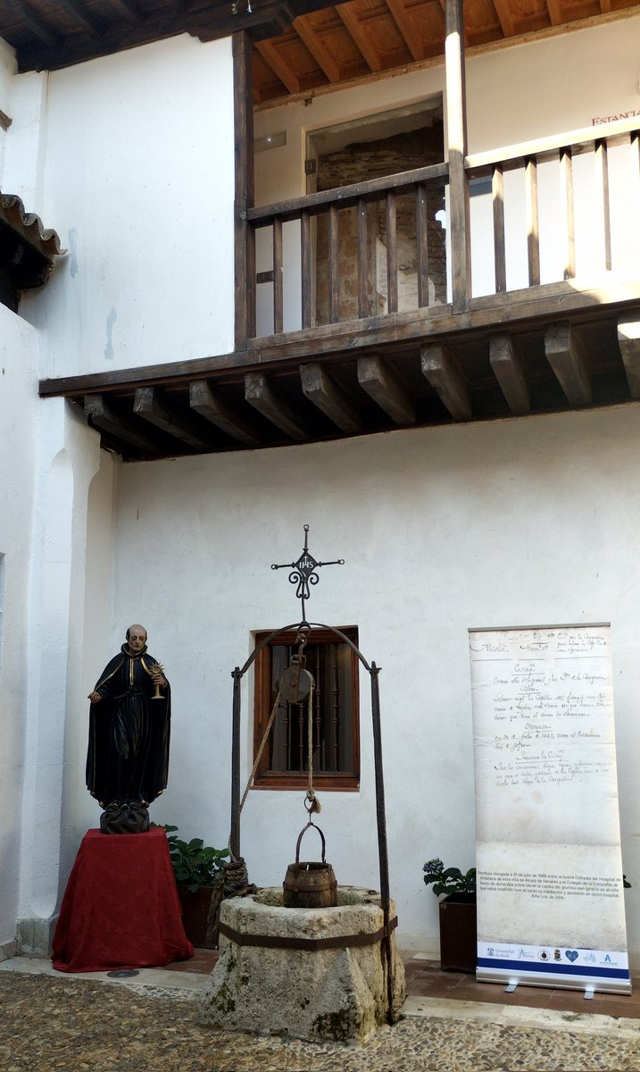 AlcalaTurismoY_'s tweet photo. Buenas tardes, rincón ignaciano, Hospital de Antezana, san Ignacio de Loyola en Alcalá de Henares, 500 años después...🏛️ #experiencias de Alcalá de Henares #AlcaláEnamora #visitasguiadas 👉 @AlcalaTurismoY_ #España #Spain https://t.co/UdI5aHIcth