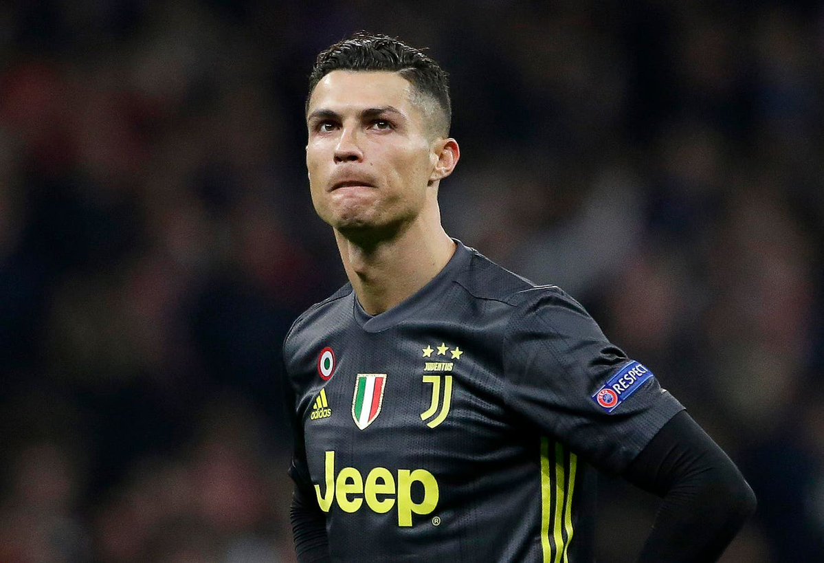 TeamCRonaldo's tweet photo. 🚨🎙️Ivan Rakitic:

"Cristiano Ronaldo called me in 2019 to say: 'Come with me to Juve.'

I would have loved to play in Italy it's the regret of my career." https://t.co/s9qvAU6Nqu
