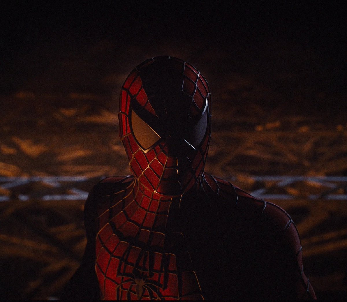 absolutepico's tweet photo. There’s something so unique and beautiful about this 2002 suit that I can’t quite put into words. It just has a timeless charm that no other Spider-Man suit has been able to replicate https://t.co/cRlzA1mDvM