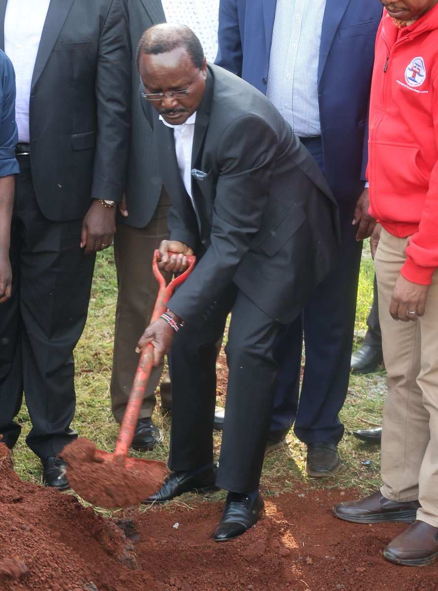 skmusyoka's tweet photo. This evening at Langata Muslim Cemetery, Nairobi, Kenyans laid to rest a rare kind of conviction in Hon. Abubakar Zein.

I knew Zein as a profile in courage. A man who put country before career and conviction before convenience.

Zein built, quietly and without fanfare, some of the very foundations this country now stands on, including as an architect of the Constitution of Kenya 2010.

He served this nation and this region with a discipline that few could match, from his years in the East African Legislative Assembly to his later work leading my Presidential Secretariat.
Wherever he stood, Zein lifted the people around him, from the newest intern to the most senior official.

I extend my deepest condolences to his family - his wife, Kashi, and children Ibrahim, Zein, Alamin and Khadija - and to all who have been touched by his life. May they find strength in his legacy and comfort in the profound impact he made.

May Allah grant him mercy, forgive his shortcomings, and grant him Jannatul Firdaus.

Inna Lillahi wa Inna Ilayhi Raji'un.