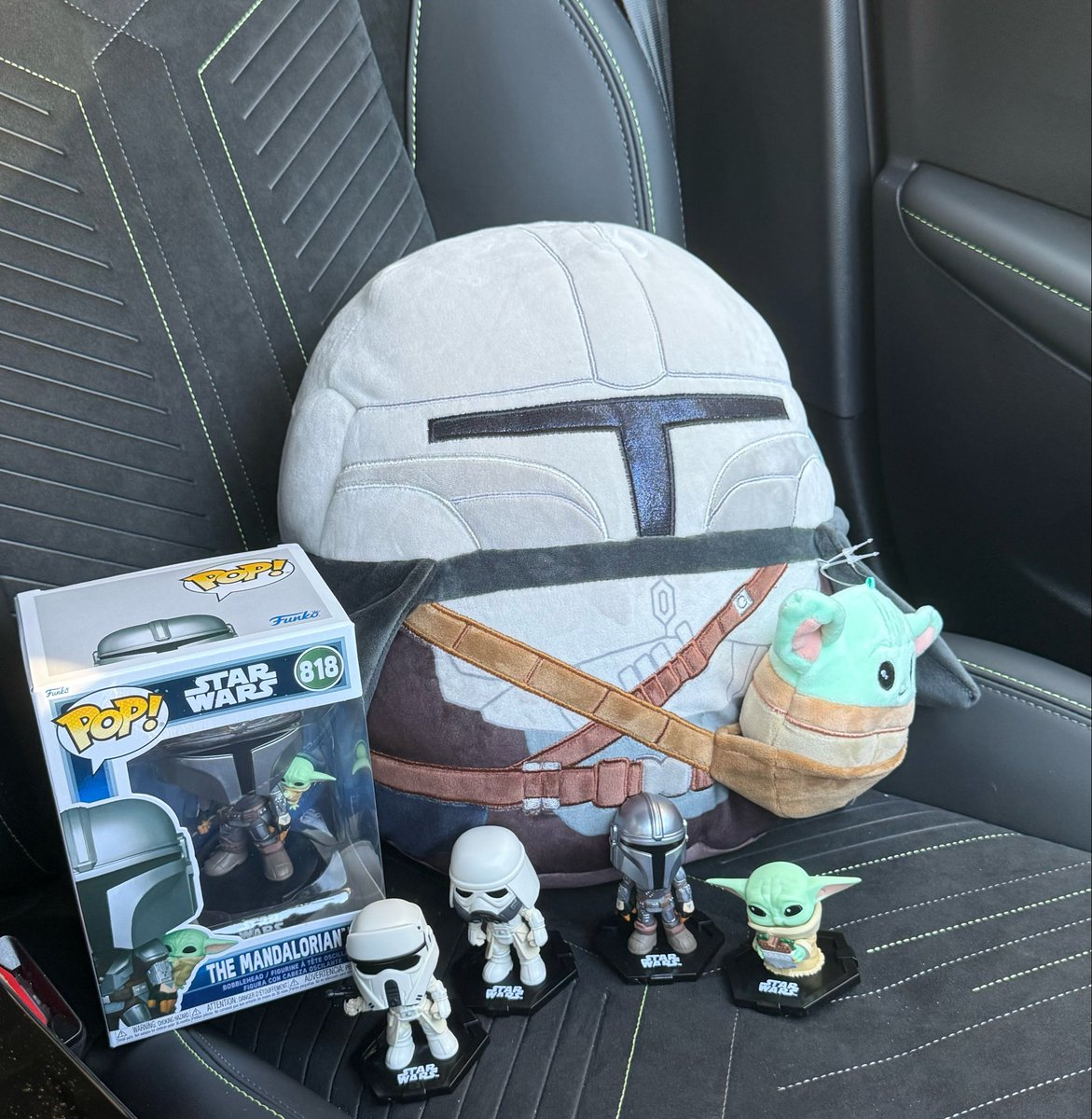 djarinwrld's tweet photo. haul for today https://t.co/IOb5aS1oMx