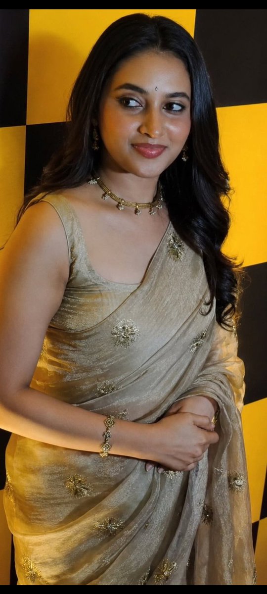 freezeitfun's tweet photo. Show me a best face card then Priyanka Arul Mohan https://t.co/ZcezmVZ2AH