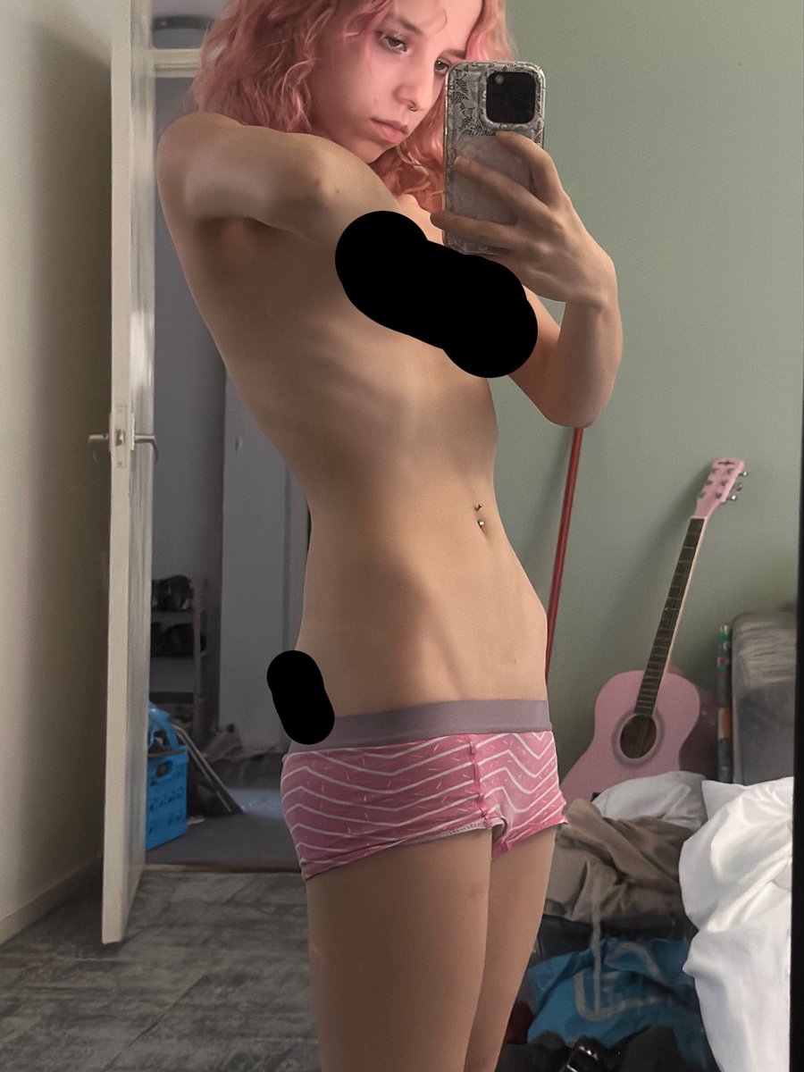 Ayden968981's tweet photo. Last summer vs this summer

#wltwt #edtwt #wlspo #wl #edtt #ed #ana #thinspo #bonespo #bmi18s #goowup #inspo #relateable https://t.co/vZyHOKN455