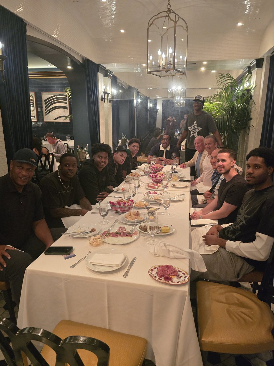 gina6785's tweet photo. Enjoyed a nice dinner last night with Coal Cal and former @RazorbackMBB  players last night. Love a coach that cares about his players and their families.  Hope everyone has a great time playing in the NBA Summer League! https://t.co/a4KR6iKR3o
