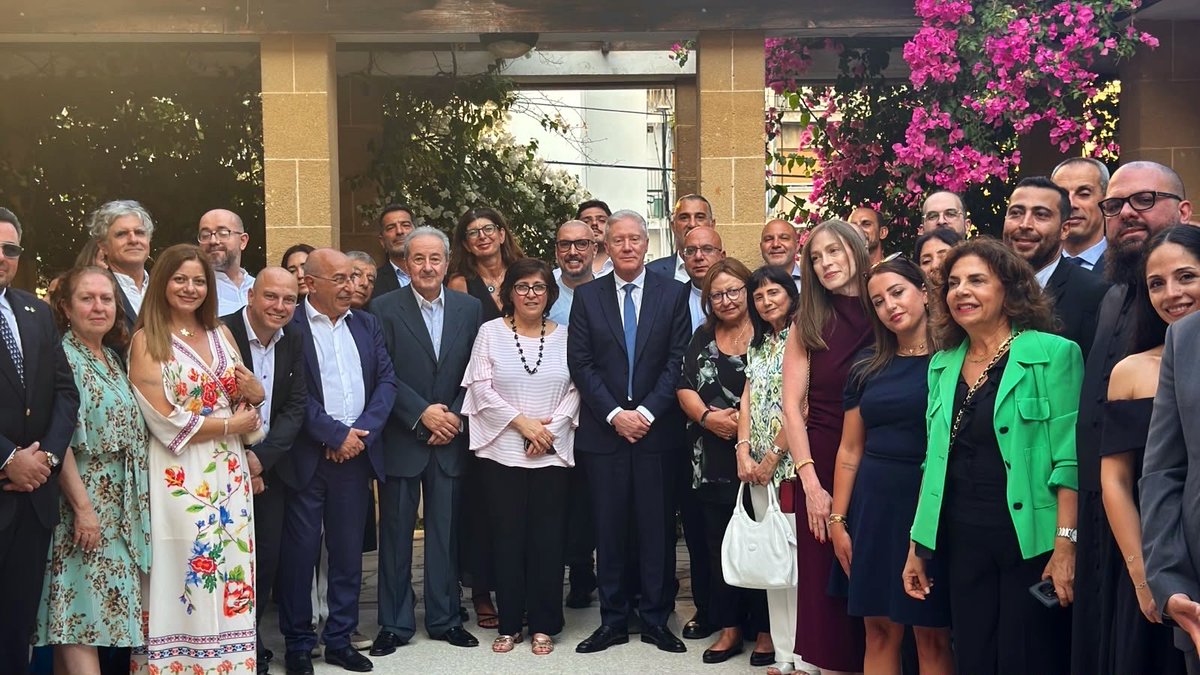 YoussefRaggi's tweet photo. في ختام زيارتي إلى قبرص، كانت لي فرصة اللقاء بعدد من أبناء الجالية اللبنانية في دار السفارة اللبنانية، في لقاء اتسم بالدفء وأيضا بالفخر بمن يمثلون لبنان خير تمثيل أينما حلوا بنجاحاتهم ودورهم الايجابي.

اليهم جميعا نحن مدينون ببناء وطن يمثل طموحاتهم، مستقل بقراره. 

وقد أكدت لهم أننا ماضون في مساعينا لتحريره من كل احتلال ومن كل سلاح خارج عن الشرعية، تمهيداً لدولة قادرة وحاضنة لجميع أبنائها. وختمت اللقاء بتمنياتي لهم بالتوفيق والنجاح، داعيا إياهم إلى أن يبقوا دوما سنداً للبنان وصوتاً صادقاً له أينما حلّوا.