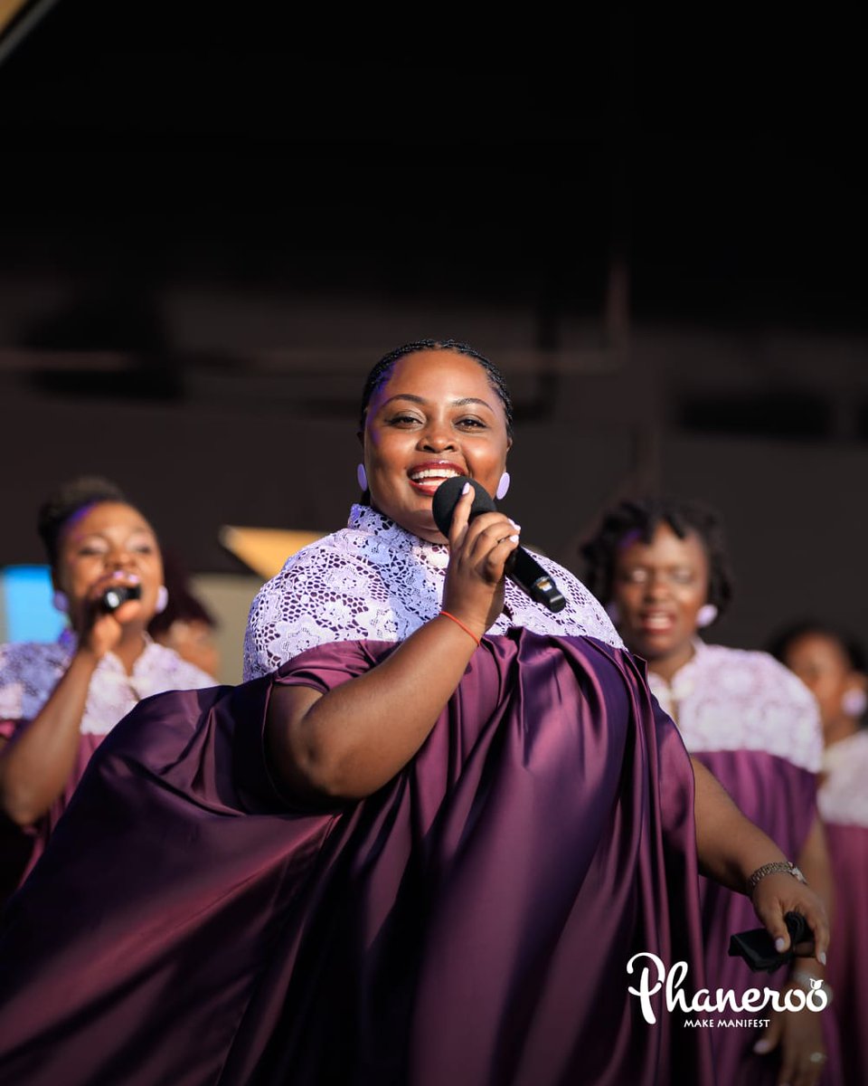 doraforchrist's tweet photo. Wives who serve the Lord
#Phaneroo https://t.co/VvFp0uXJJL