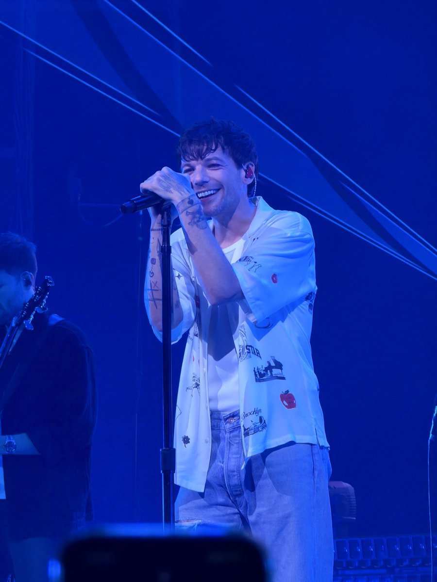 looushiny's tweet photo. happy lou = happy me https://t.co/5Tydt13Moe