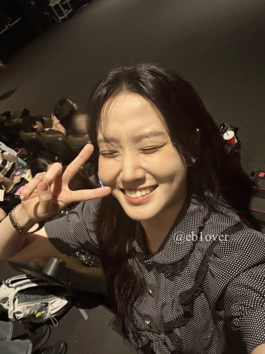 eb1over's tweet photo. 키욤딩이셀카 😁😁💕 https://t.co/hwqZ7EOLgk