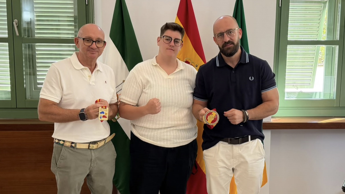 ElPuerto's tweet photo. 🥊 El portuense Tay García revalida el título de campeón de España Élite de Boxeo Olímpico (+81 kg) y ya prepara su participación con la selección española en el Campeonato de Europa.

¡Enhorabuena y mucha suerte!

#ElPuerto #deportes https://t.co/PjSszWlqeu