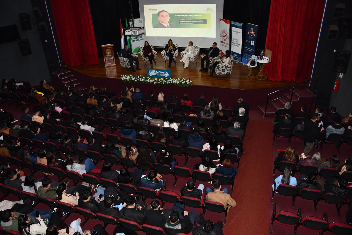 udeleste's tweet photo. La segunda jornada de la Semana del Contador Paraguayo 2026 ofreció un Panel de Profesionales que reunió a referentes del área de ciencias contables, el miércoles 8 de julio desde las 19:00 horas, en el salón auditorio del Rectorado de la UNE. https://t.co/v982celj7l