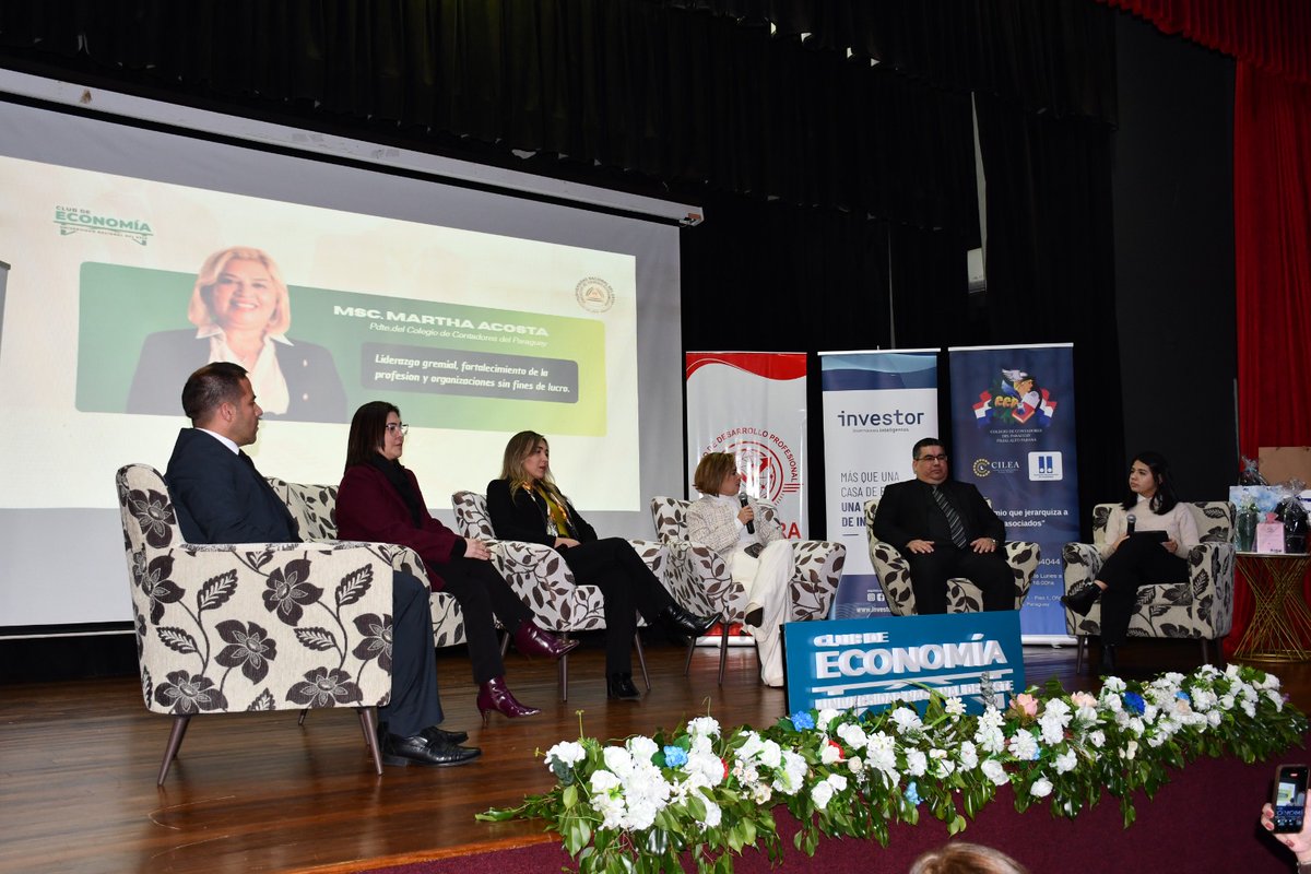 udeleste's tweet photo. La segunda jornada de la Semana del Contador Paraguayo 2026 ofreció un Panel de Profesionales que reunió a referentes del área de ciencias contables, el miércoles 8 de julio desde las 19:00 horas, en el salón auditorio del Rectorado de la UNE. https://t.co/v982celj7l