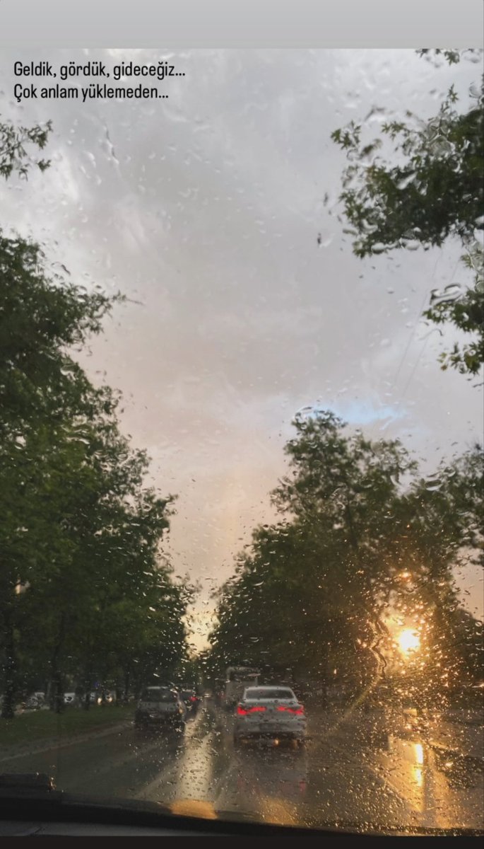 Htcyl7's tweet photo. "Kimseye, hiçbir şeye gereğinden fazla anlam yükleme... Yağmur da diner, güneş de batar, hayat da devam eder.."

#GünBatımı✨🌞 https://t.co/vUlGLSO1Wb