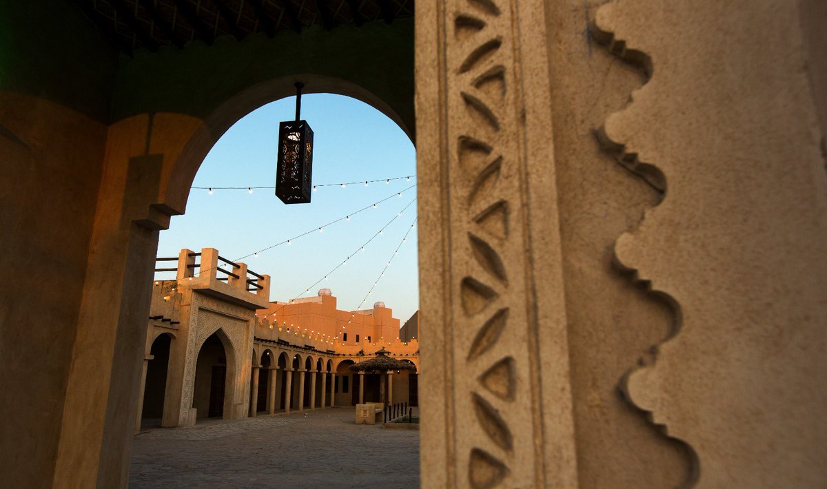 Umran_Alahssa's tweet photo. #الأحساء_لا_تتثاءب 
#عدسة_العمران 

ملامح من استلهام التراث العمراني بمدينة #الهفوف في العمارة المعاصرة
#العمارة_الأحسائية_الإسلامية
#الأحساء_موقع_تراث_عالمي 

عدسة : احمد السيف https://t.co/tLXbx6fSf0