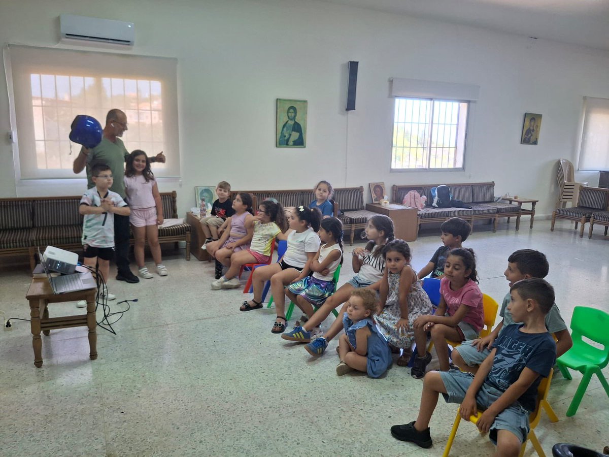 yasalebanon's tweet photo. ألقى اليوم  الخبير جاك الخوري الناشط في جمعية اليازا محاضرة للشبيبة الاورثوزوكسية في كفرحاتا ( قضاء الكورة)…. مع الأمل ان يلتزم الجيل الصاعد بقانون السير ويتفاعل مع الأهل من اجل تحسين السلامة المرورية https://t.co/x59yO3ZVHe