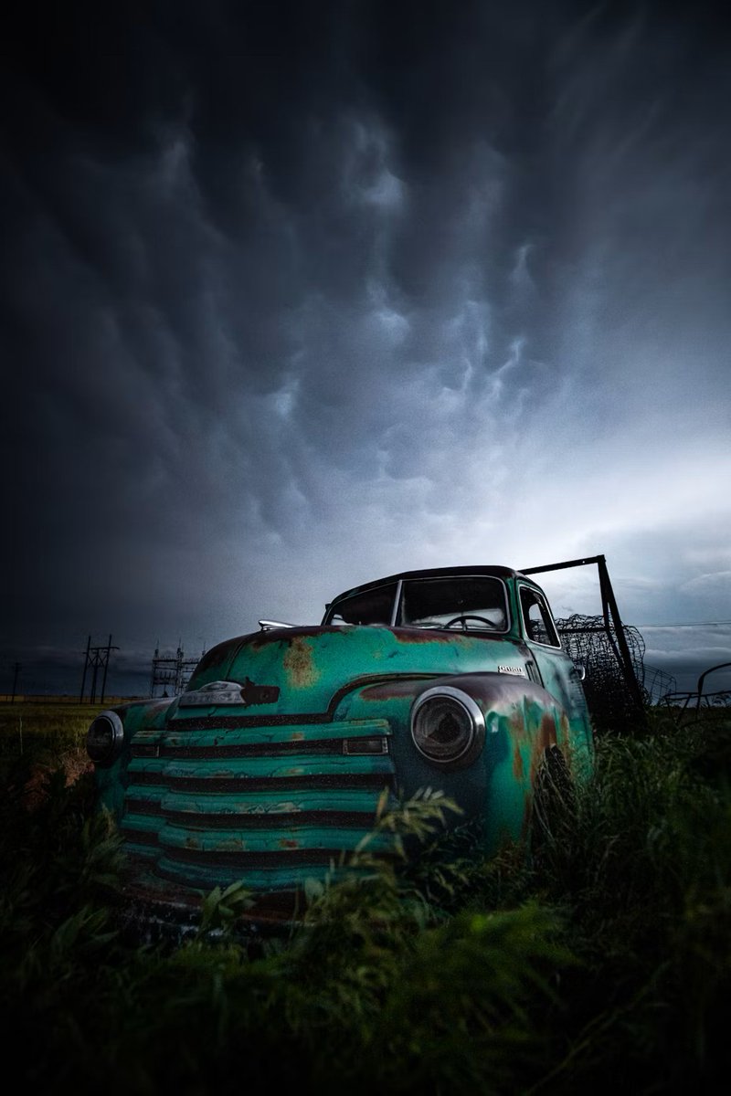 MellamoArt's tweet photo. GM Creatives &amp; Collectors ☕
"Stranger Things" through the lens of @DreadlockTvlr.
Storm photography at its finest. https://t.co/2b94QqHrl2