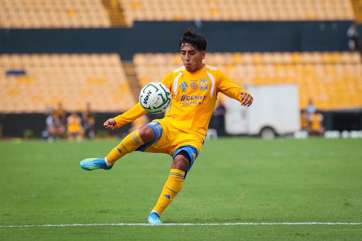 TigresOficial's tweet photo. 📸🐯 Termina el encuentro amistoso 🆚 @Cartagines en El Volcán, como parte de nuestra preparación de cara al inicio del Apertura 2026. https://t.co/a9raTQRLfz