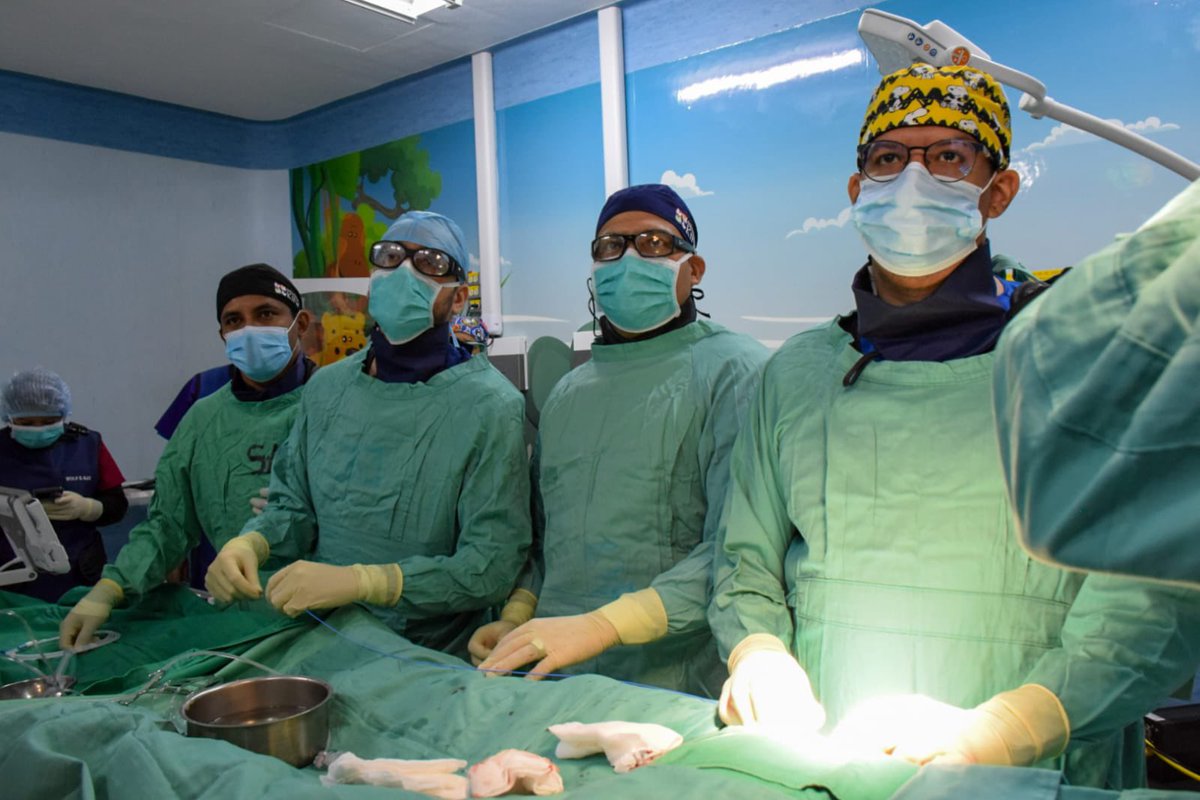 VivaNicaragua13's tweet photo. ❤️ Brigada Médica Mending Kids realiza cirugías cardiológicas en La Mascota 🏥

👨‍⚕️❤️ La Brigada Médica Mending Kids, junto a especialistas nicaragüenses, desarrolla una jornada de cirugías cardiológicas en el Hospital Infantil Manuel de Jesús Rivera, “La Mascota”.

#LoQueSeVive https://t.co/AtDlxaElOI