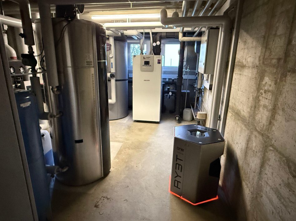 DocumentingBTC's tweet photo. This new open-source software lets your bitcoin mining machines automatically use the extra energy from your solar panels. It adjusts in seconds, from about 1–3 kW per miner, so excess electricity can be converted into bitcoin instead of sold back to the grid cheaply. https://t.co/JORRCrhd3g