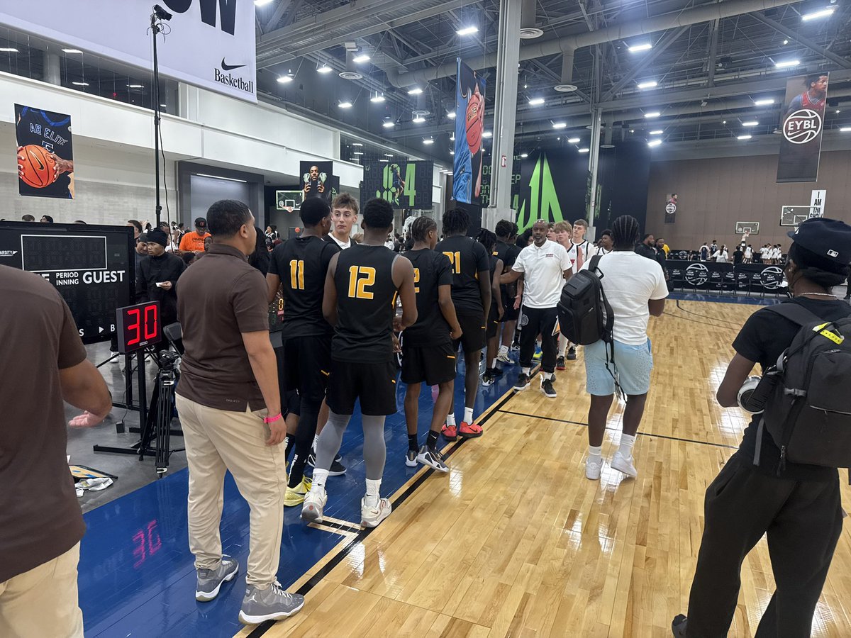 mikeywolford's tweet photo. EYBL Session IV: The Family (9-0) beat Bates Fundamentals (3-6), 73-72.

Jordan McDaniel - 22p
Damani Oliver - 16p, 6a
Charles Stewart Jr. - 9p, 4r, 3a
Brody Champagne - 8p, 7r, 3a
Kaiden Anthony - 8p, 7r

Brody Champagne hit the game winning FTs. https://t.co/PGk0avLxHp
