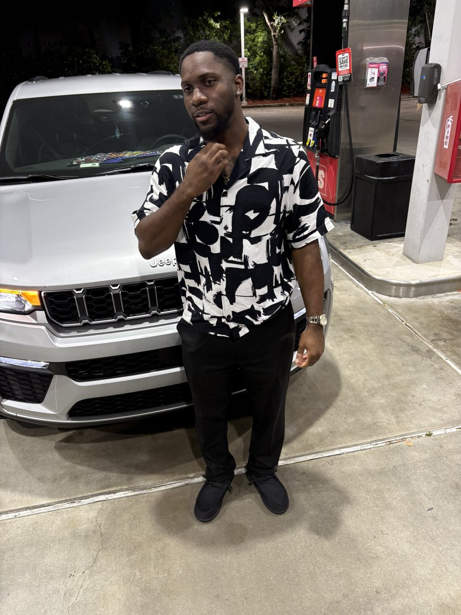 305davon's tweet photo. I heard chocolate from Miami good for u 🍫😌 https://t.co/a07znZ9wib