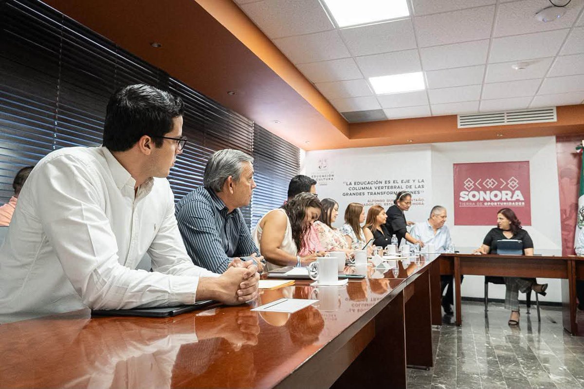 SECSonora's tweet photo. El @gobiernosonora, a través de la Secretaría de Educación y Cultura (SEC), avanza en los trabajos de organización del ciclo escolar 2026-2027. 🫱🏻‍🫲🏼✨

Lee el boletín completo en: https://t.co/Du5GLENML0 https://t.co/cflieHFUAw