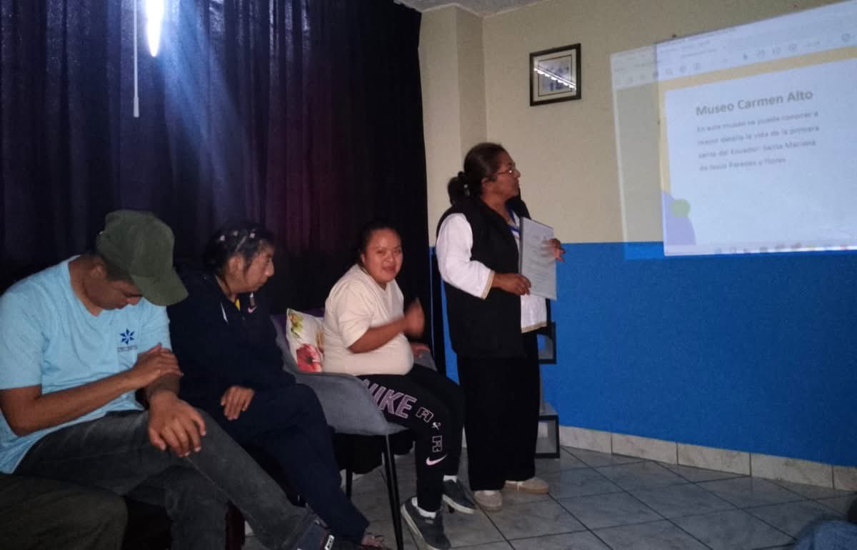 FinesecD's tweet photo. Los estudiantes del Instituto Yavirac realizaron la socialización de Turismo Adaptado en FINESEC, compartiendo propuestas e iniciativas que promueven una experiencia turística más accesible, inclusiva y sin barreras. 🤝🏞️

 #TurismoParaTodos https://t.co/Wm2sguxRYT