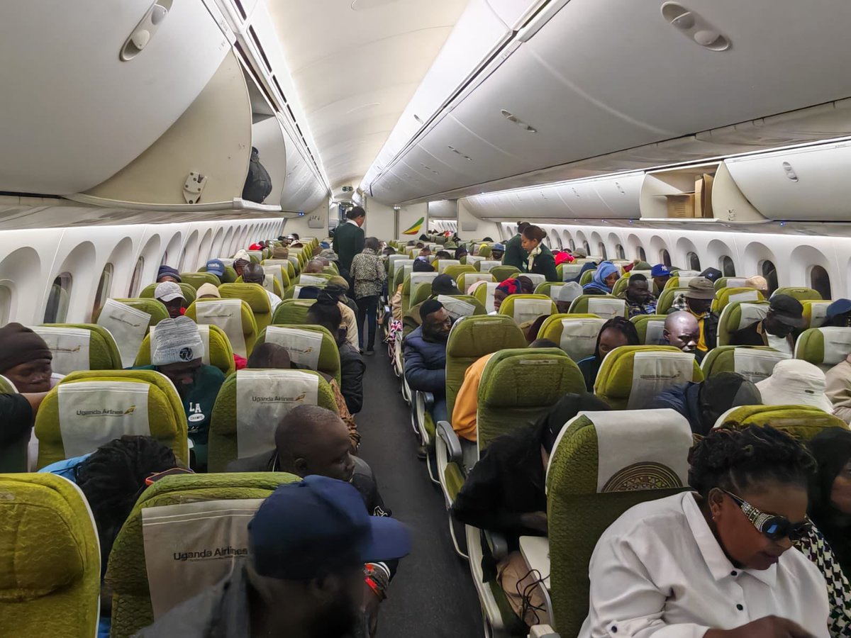 UgEmbassySA's tweet photo. UPDATE | FINAL EVACUATION FLIGHT OF PHASE I DEPARTS SOUTH AFRICA

The sixth and final evacuation flight under Phase I of @GovUganda’s voluntary repatriation programme has departed O.R. Tambo International Airport, Johannesburg, carrying 219 Ugandan nationals back home. https://t.co/Ko9fe9iSPF