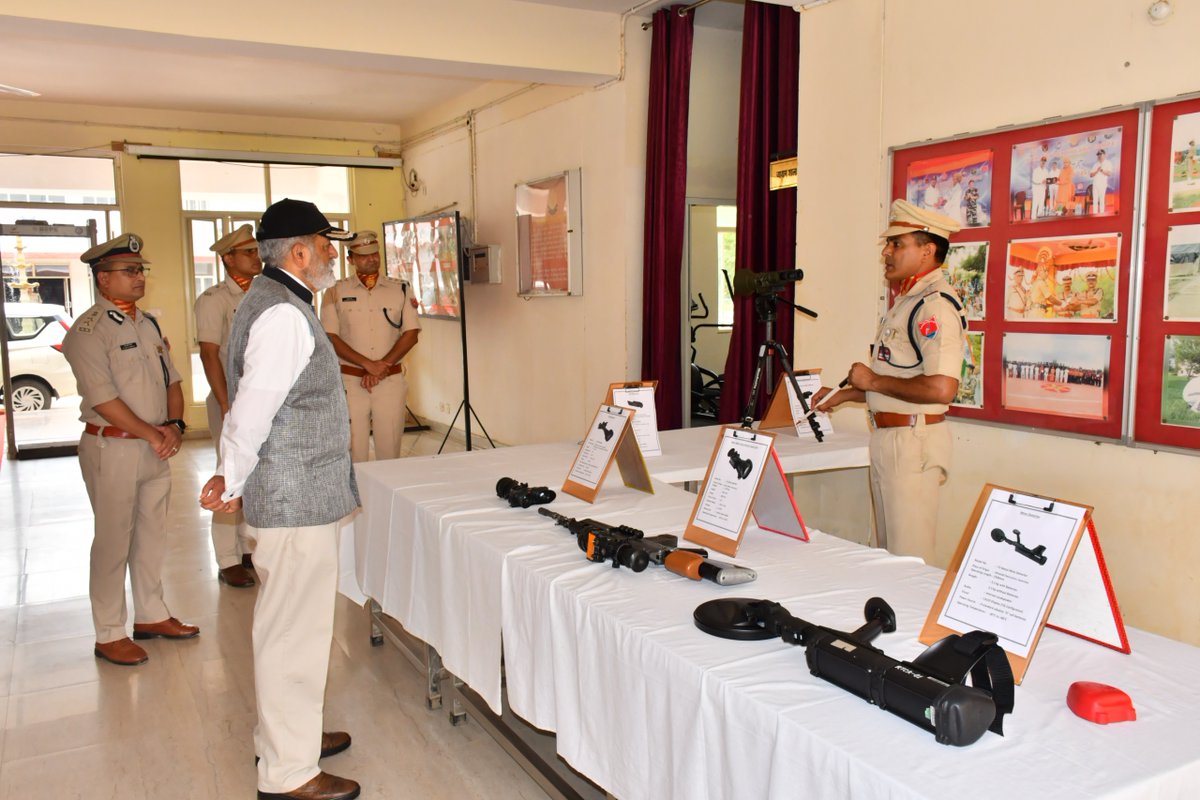 IDSAIndia's tweet photo. The Director General @IDSAIndia @SujanChinoy and accompanying delegation visited the Recruit Training Centre (RTC) of the Sashastra Seema Bal (SSB) located in Alwar, Rajasthan, as part of a study on CAPFs' modernisation. The visit provided valuable insights into the integration of modern technologies, training methodologies, simulation-based learning, and capacity-building initiatives aimed at enhancing operational readiness. Such interactions strengthen evidence-based policy research and contribute to shaping the future roadmap for force modernisation. 🇮🇳
#MPIDSA #SSB #RTCAlwar #CAPF #Modernisation #Training #NationalSecurity #CapacityBuilding #DefenceStudies #Technology #OperationalReadiness #SecurityResearch